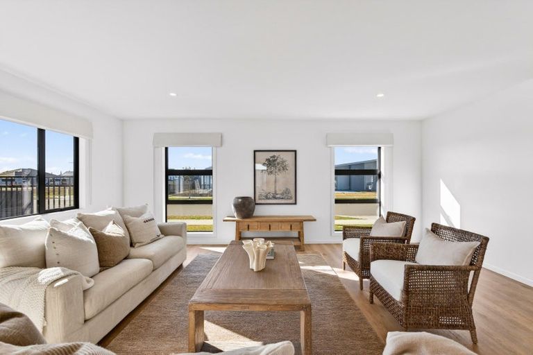 Photo of property in 49 Wai Whatu Street, Meeanee, Napier, 4110