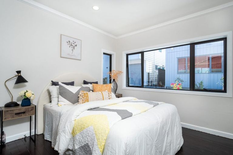 Photo of property in 1e Stottholm Road, Titirangi, Auckland, 0604