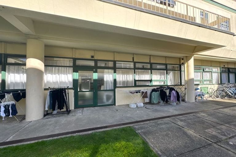 Photo of property in Te Awhina Apartments, 5/22 Sussex Street, Mount Cook, Wellington, 6021