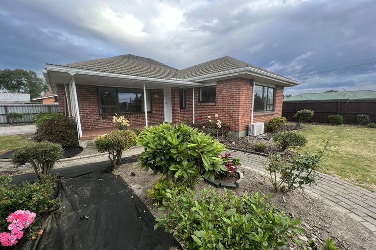 Photo of property in 32 Avonhead Road, Avonhead, Christchurch, 8042
