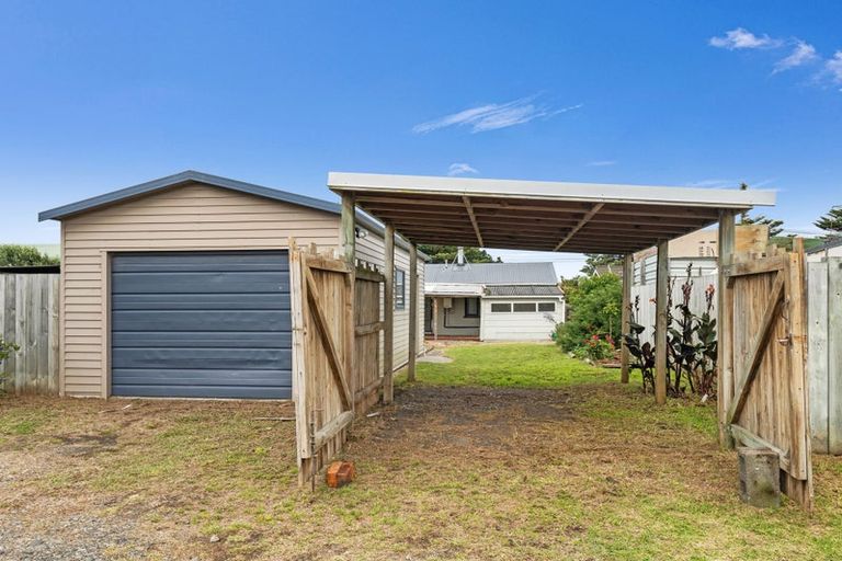 Photo of property in 5 Seafront Road, Castlecliff, Whanganui, 4501