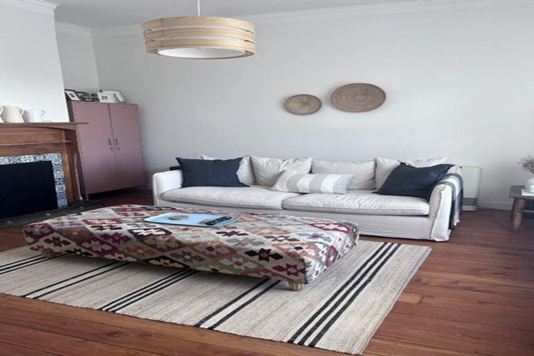 Photo of property in 2/32 Aramoana Avenue, Devonport, Auckland, 0624