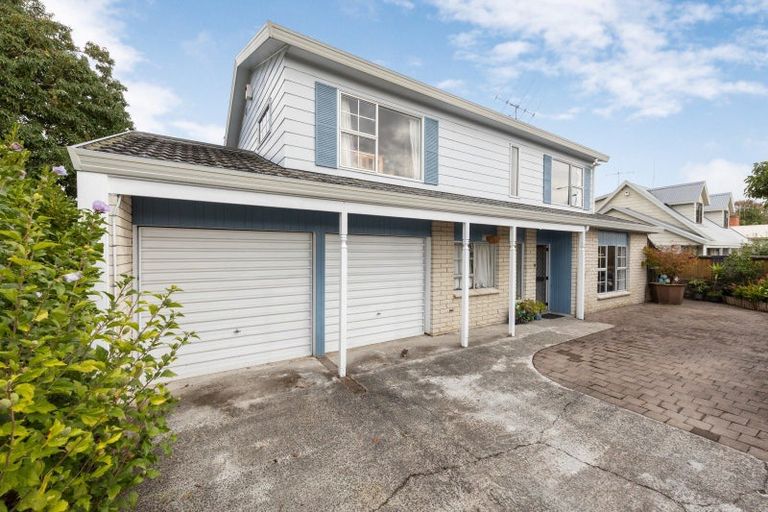 Photo of property in 2/165 River Road, Hamilton East, Hamilton, 3216