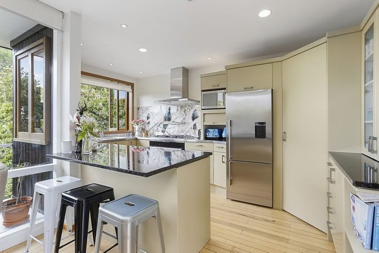 Photo of property in 10 Sandford Street, Campbells Bay, Auckland, 0630