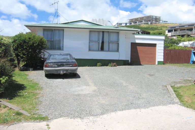 Photo of property in 16 Stratford Drive, Cable Bay, 0420