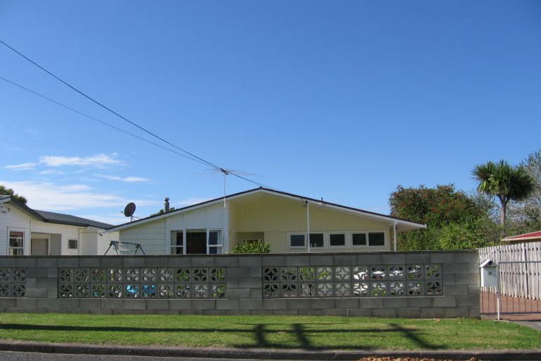 Photo of property in 14 Rock Isle Road, Torbay, Auckland, 0630