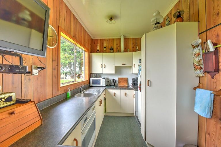 Photo of property in 162 Seaward Road, Edendale, 9825