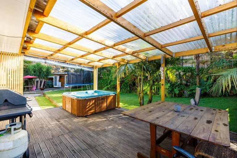 Photo of property in 6a Shaldon Crescent, Blagdon, New Plymouth, 4310