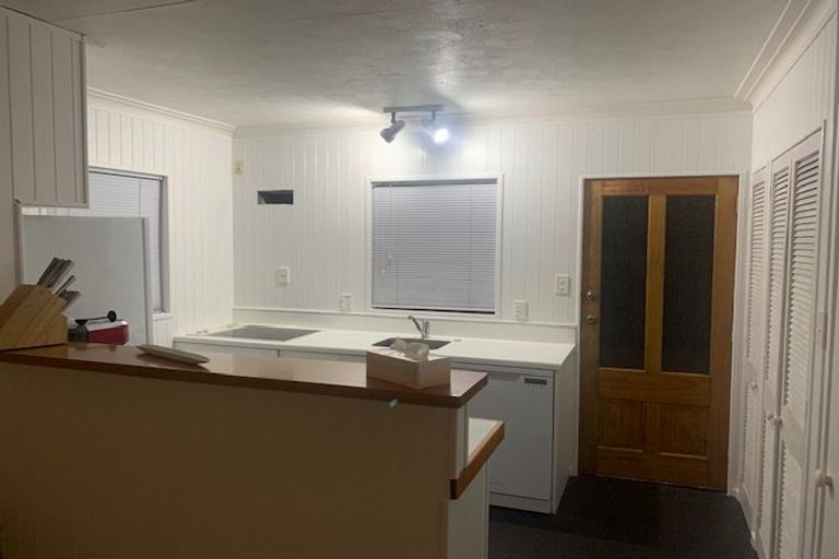 Photo of property in 1/52 Seaview Road, Castor Bay, Auckland, 0620