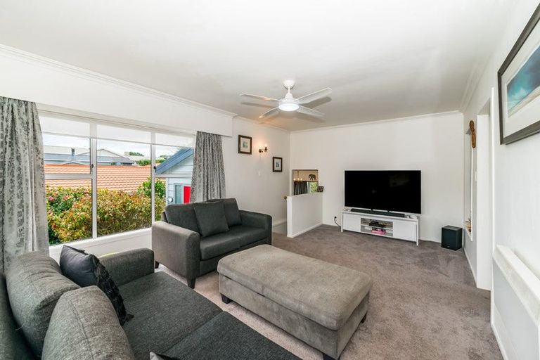 Photo of property in 33 Ocean Road, Paraparaumu Beach, Paraparaumu, 5032