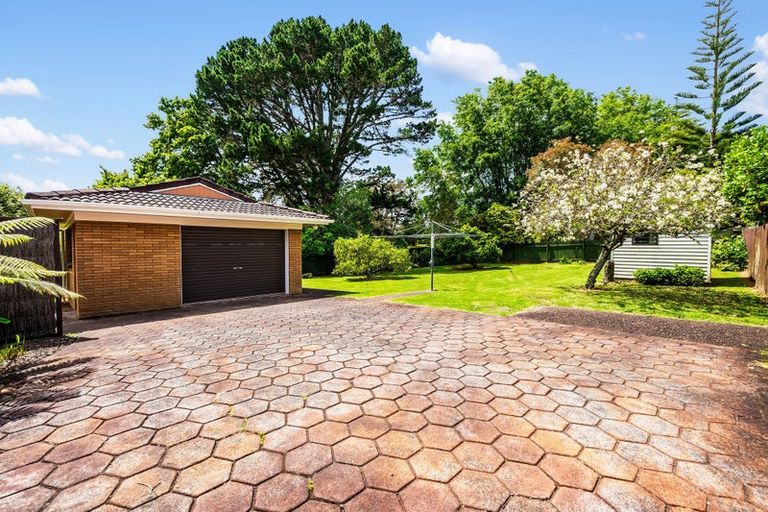 Photo of property in 53 The Terrace, Herald Island, Auckland, 0618