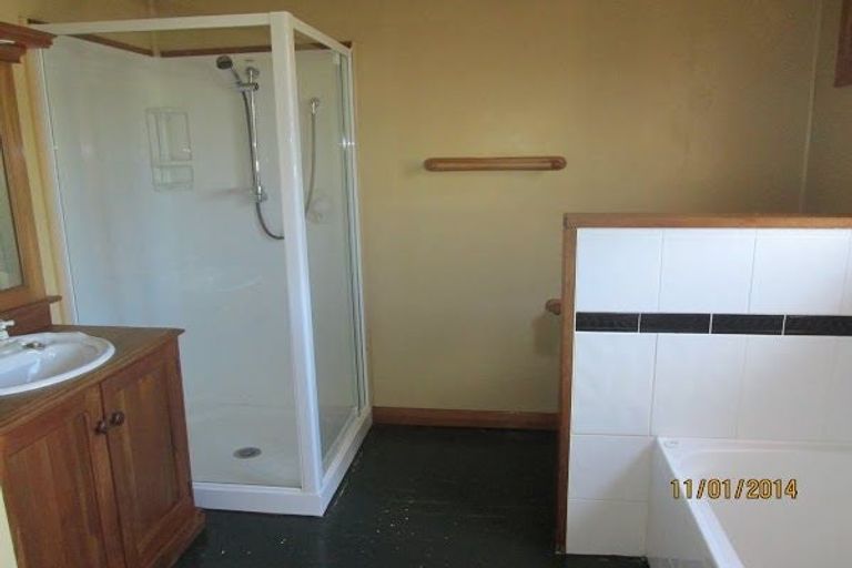 Photo of property in 266 Fergusson Drive, Heretaunga, Upper Hutt, 5018