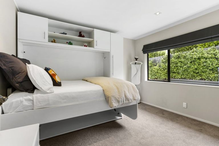 Photo of property in 29 Wiltshire Place, Somerville, Auckland, 2014