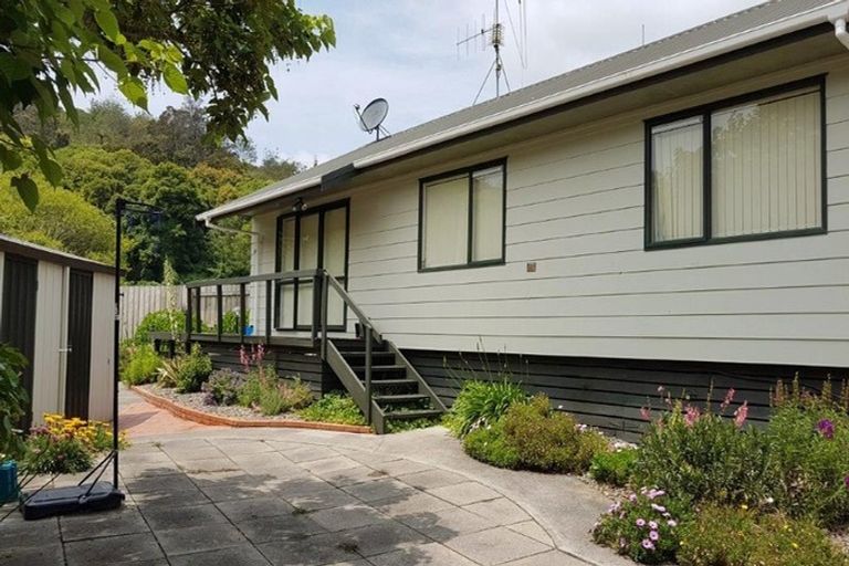 Photo of property in 90 Esmeralda Street, Welcome Bay, Tauranga, 3112