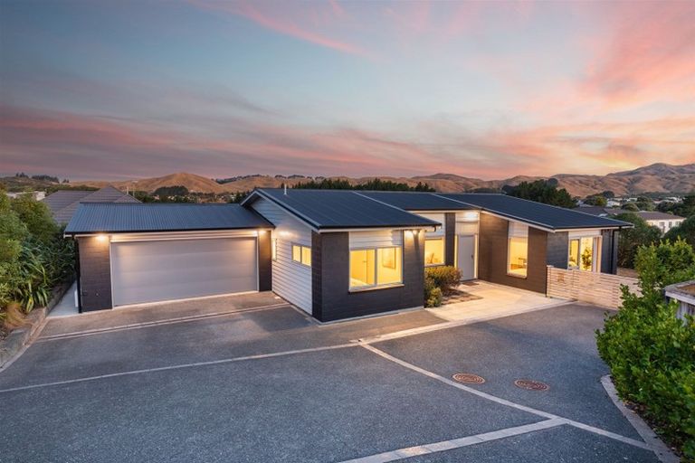 Photo of property in 83 Te Puia Drive, Aotea, Porirua, 5024