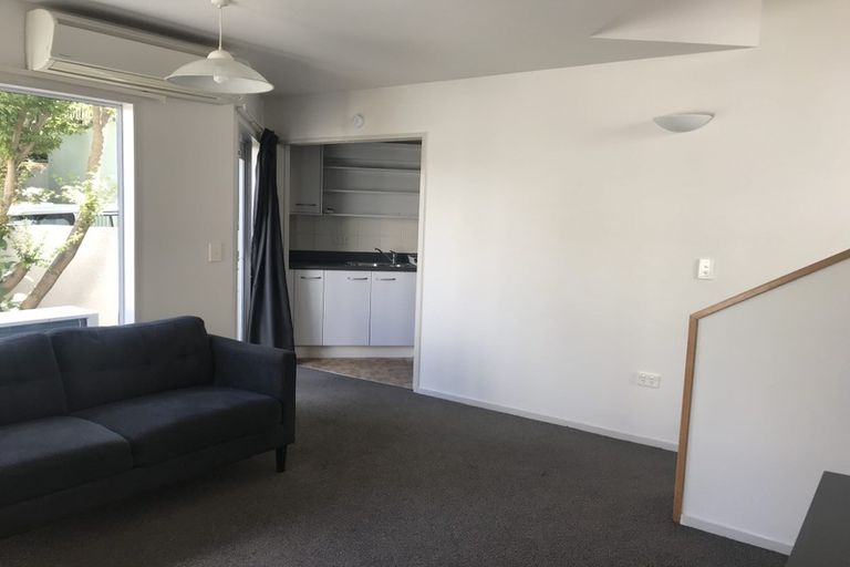 Photo of property in 12b Roxburgh Street, Mount Victoria, Wellington, 6011