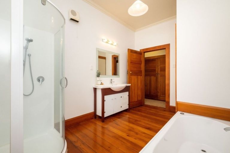 Photo of property in 127 Vigor Brown Street, Napier South, Napier, 4110