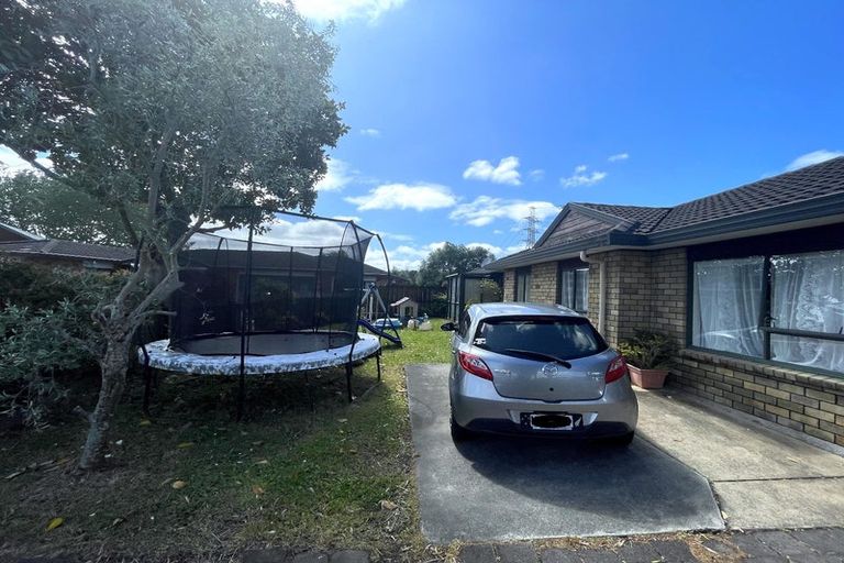 Photo of property in 1/9 Midvale Place, Burswood, Auckland, 2013