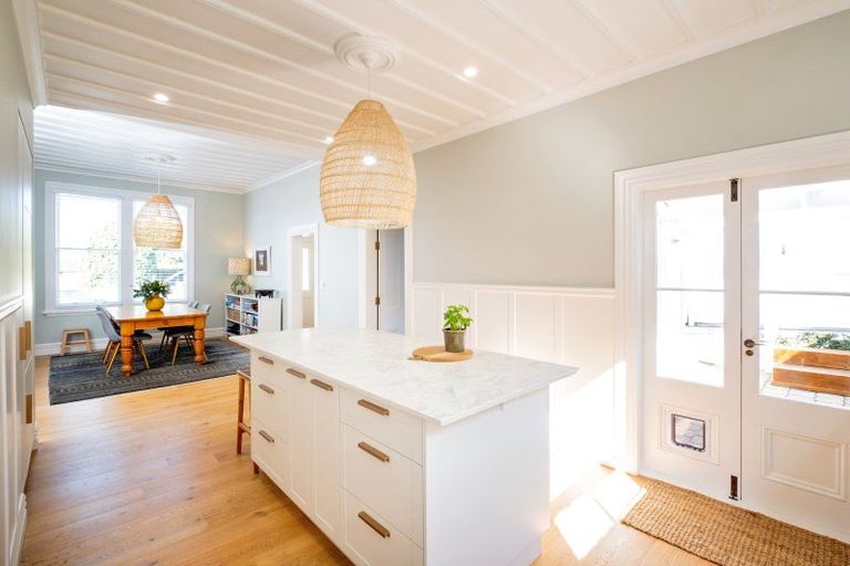 Photo of property in 13 Lincoln Road, Bluff Hill, Napier, 4110