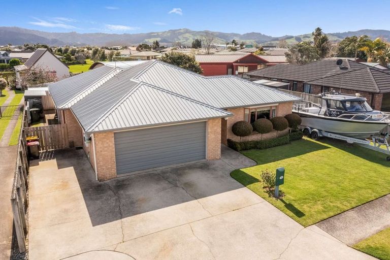 Photo of property in 47 Cholmondeley Crescent, Whitianga, 3510