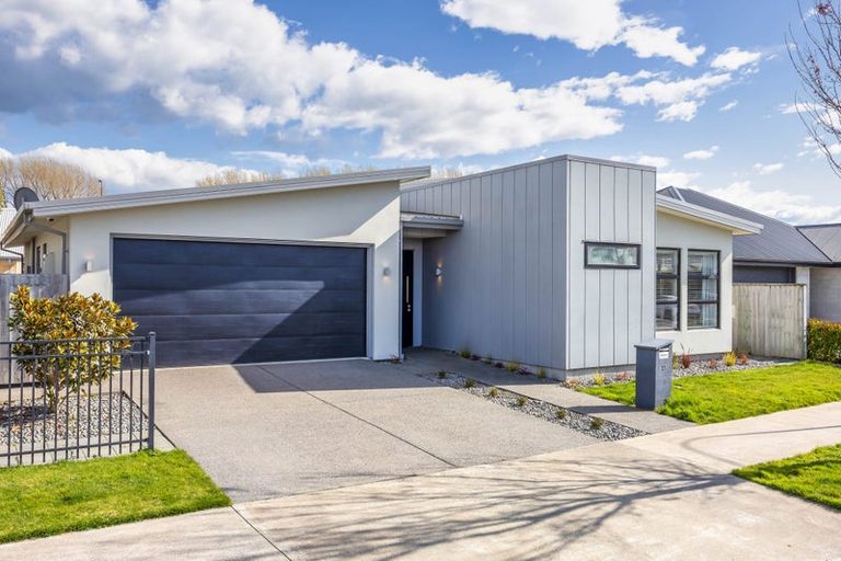 Photo of property in 27 Silverstream Boulevard, Kaiapoi, 7630