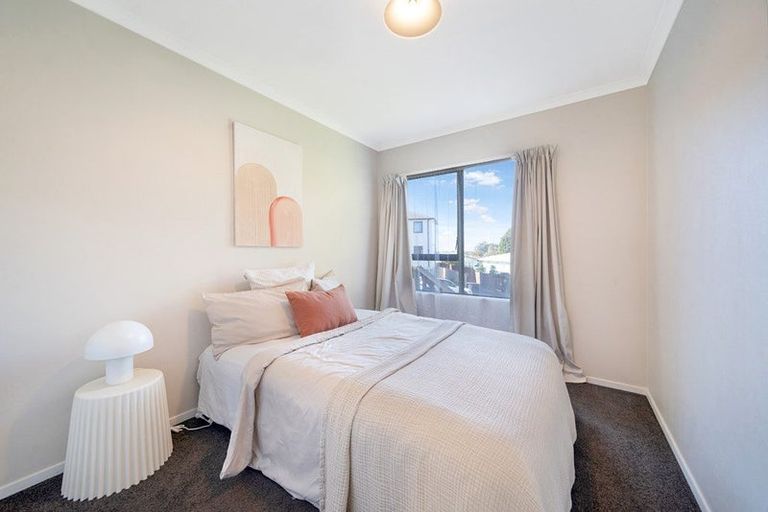 Photo of property in 26 Garton Drive, Massey, Auckland, 0614