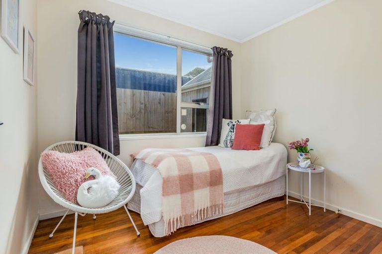 Photo of property in 1/3 Vella Street, Titahi Bay, Porirua, 5022