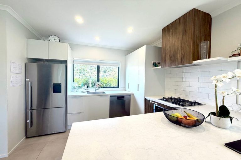 Photo of property in 43 Pepene Avenue, Takanini, 2112