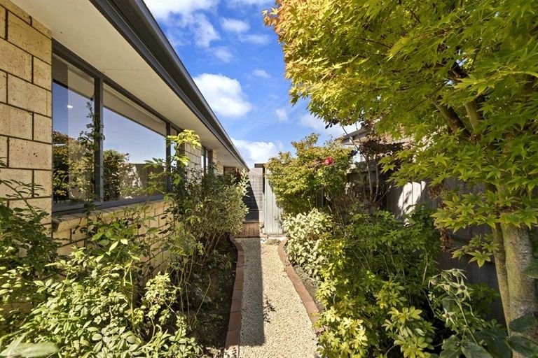 Photo of property in 2a Ferndown Lane, Bromley, Christchurch, 8062