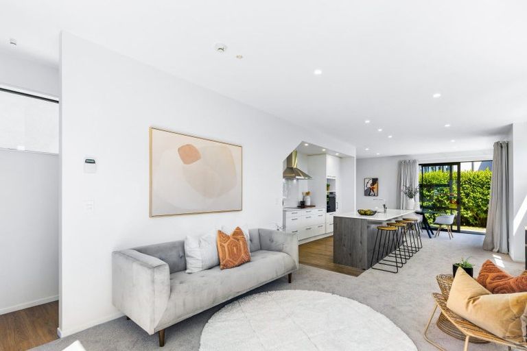 Photo of property in 35 Carder Court, Hobsonville, Auckland, 0618