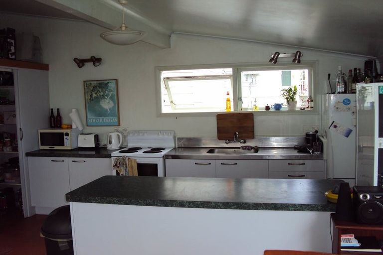 Photo of property in 6 Picton Avenue, Newtown, Wellington, 6021