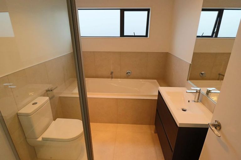 Photo of property in 9 Rangitamiro Place, Hobsonville, Auckland, 0616