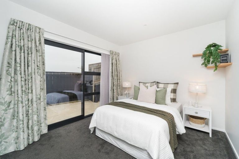 Photo of property in 44 Vaucluse Heights, Fitzherbert, Palmerston North, 4410