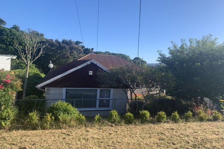 Photo of property in 8 Ngahue Crescent, Elsdon, Porirua, 5022