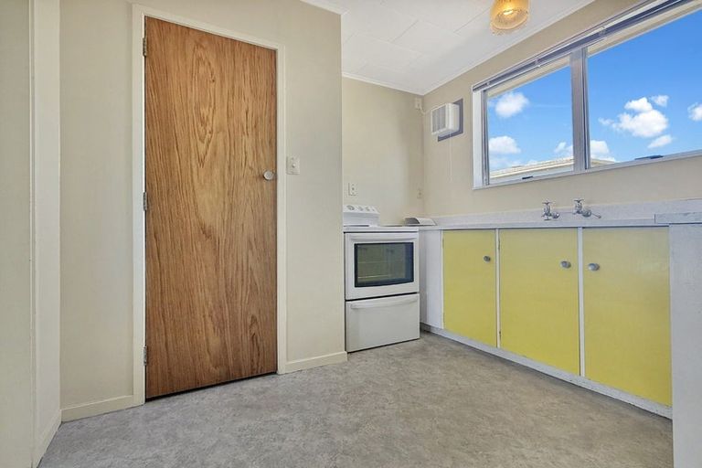 Photo of property in 2/27 Ranfurly Street, Tamatea, Napier, 4112