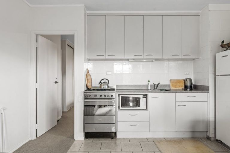 Photo of property in 30 Evelyn Road, Cockle Bay, Auckland, 2014