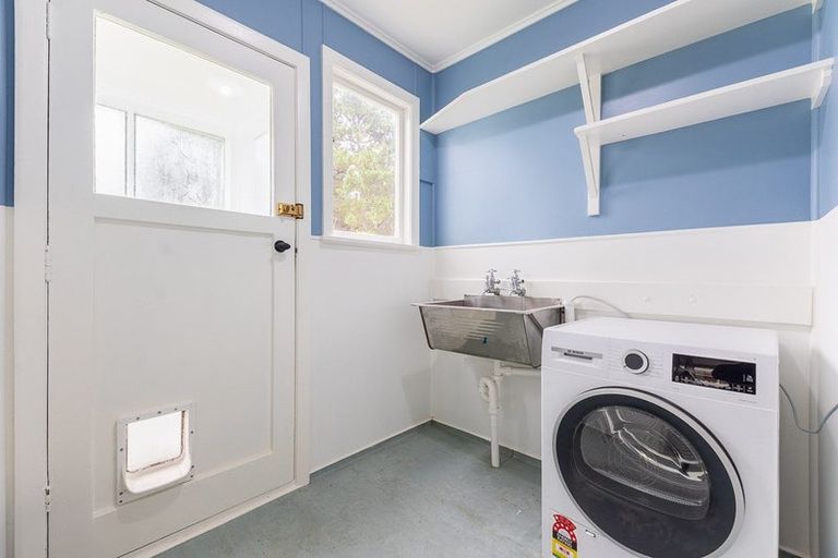 Photo of property in 76-78 Sievers Grove, Cannons Creek, Porirua, 5024