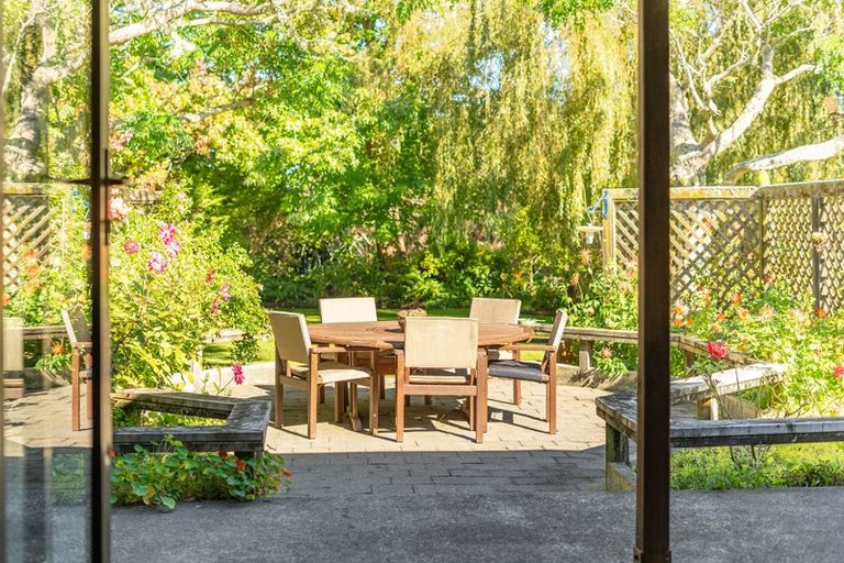 Photo of property in 119 Paekakariki Hill Road, Pauatahanui, Porirua, 5381