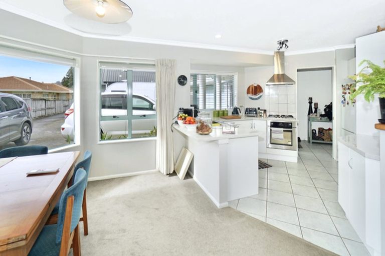 Photo of property in 48 Fairview Place, Te Puke, 3119