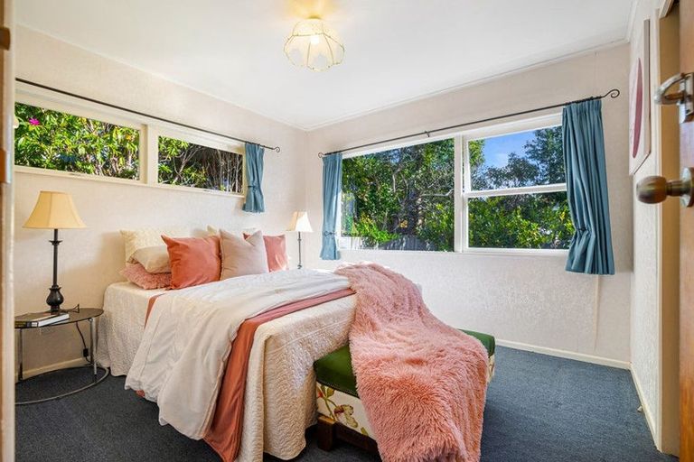 Photo of property in 28 O'donn Avenue, Beach Haven, Auckland, 0626