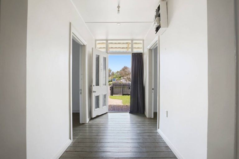 Photo of property in 9 Tamumu Road, Waipawa, 4210