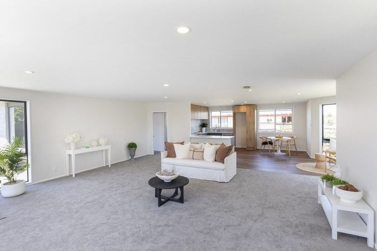 Photo of property in 17 Banks Place, Rangiora, 7400