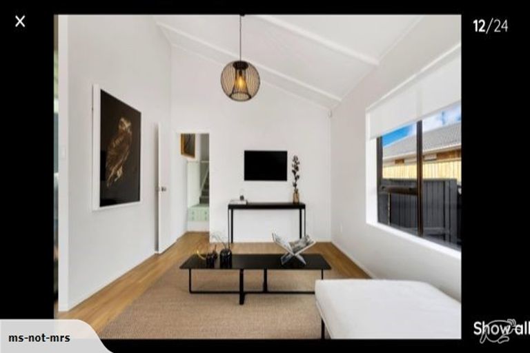 Photo of property in 2/17 Oliver Street, Point Chevalier, Auckland, 1022