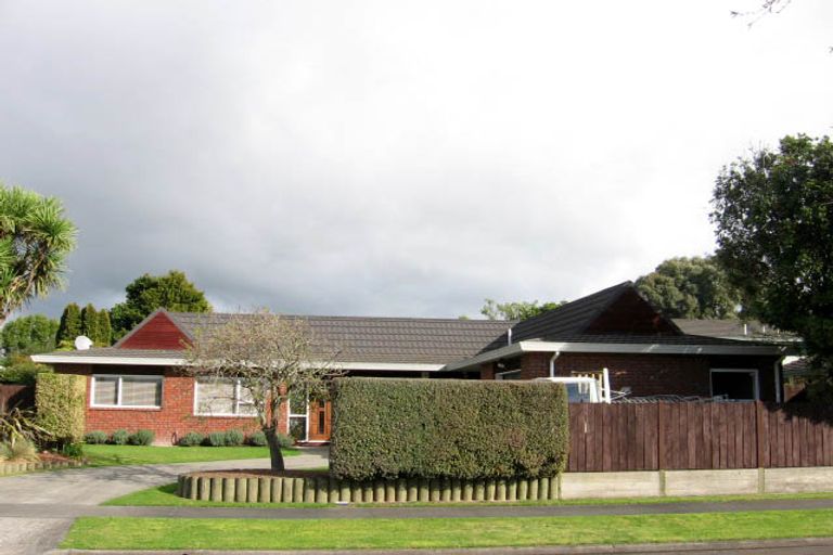 Photo of property in 11 Humphries Place, Awapuni, Palmerston North, 4412