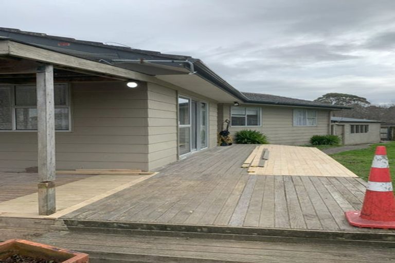 Photo of property in 31 Fitzherbert Avenue, West Harbour, Auckland, 0618