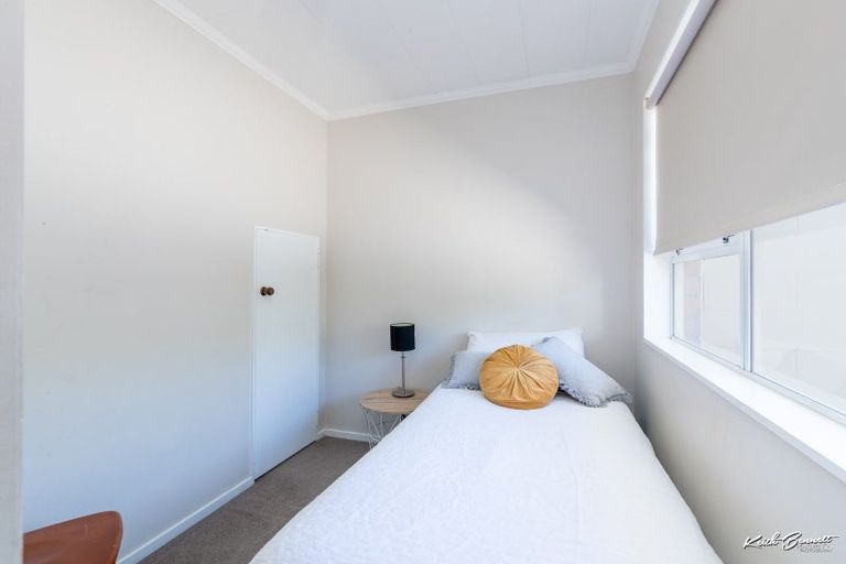 Photo of property in 8b Wai-iti Crescent, Woburn, Lower Hutt, 5010