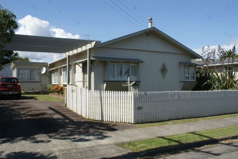 Photo of property in 8 Dittmer Street, Otaki, 5512
