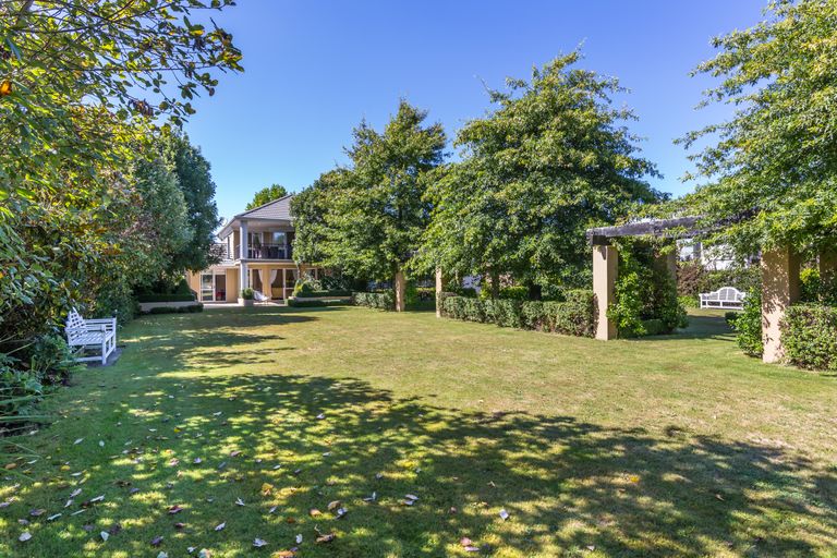 Photo of property in 6 Leabridge Mews, Harewood, Christchurch, 8051