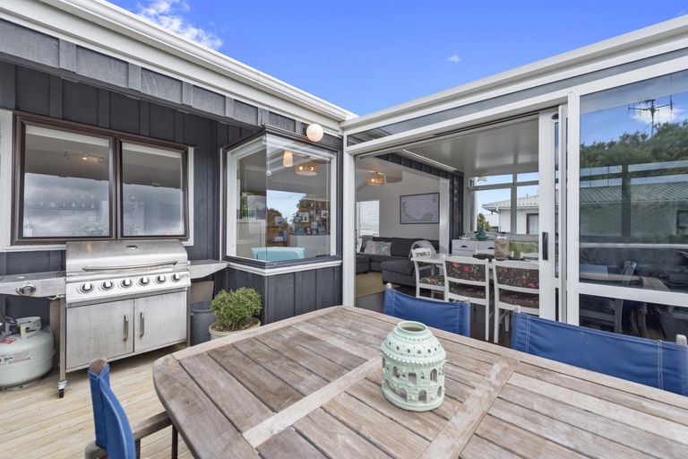 Photo of property in 13a Simpson Road, Papamoa Beach, Papamoa, 3118