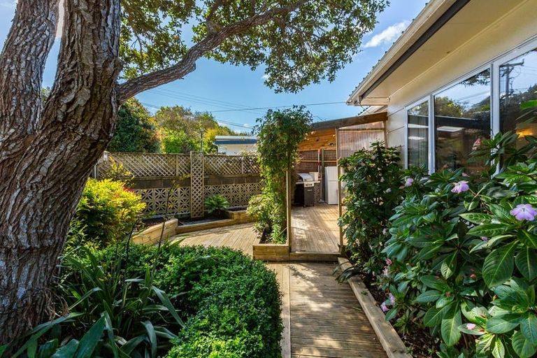 Photo of property in 1/71 Larsen Crescent, Tawa, Wellington, 5028